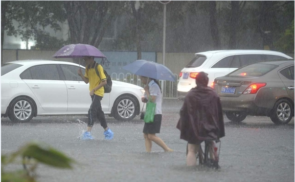 暴雨 移動(dòng)泵車